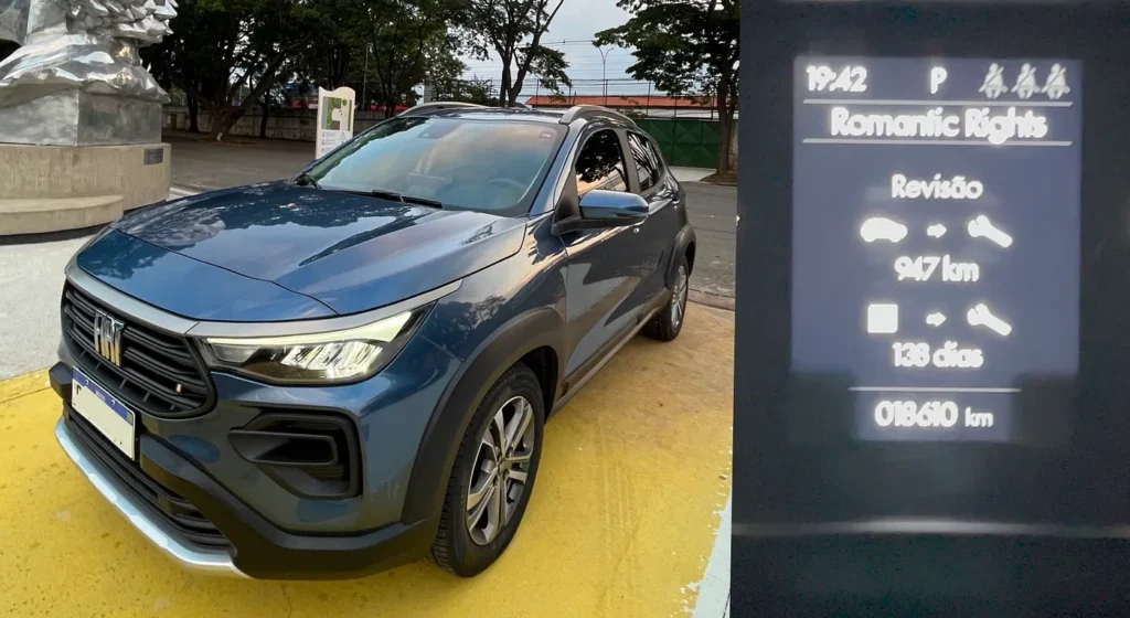 Fiat Pulse ao lado do computador de bordo