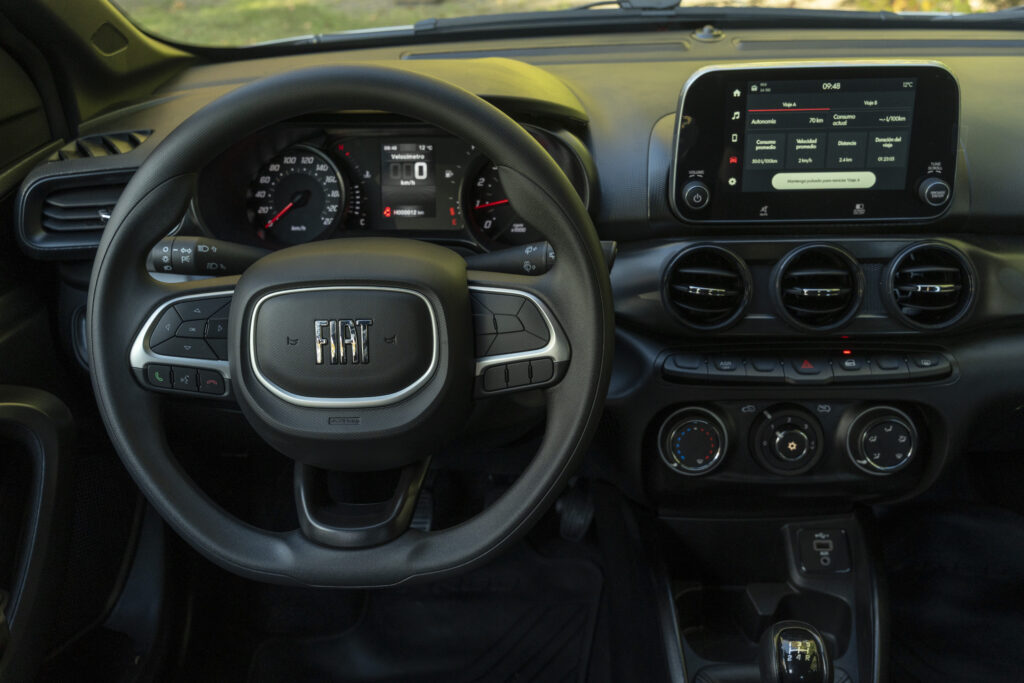 Fiat Argo Drive 1.3 manual na Argentina visto do interior