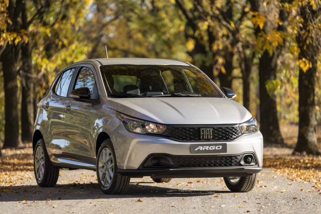 Fiat Argo Drive 1.3 manual na Argentina visto de frente